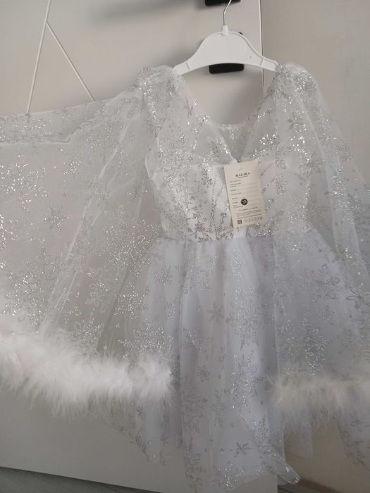 Платье снежинка , новый