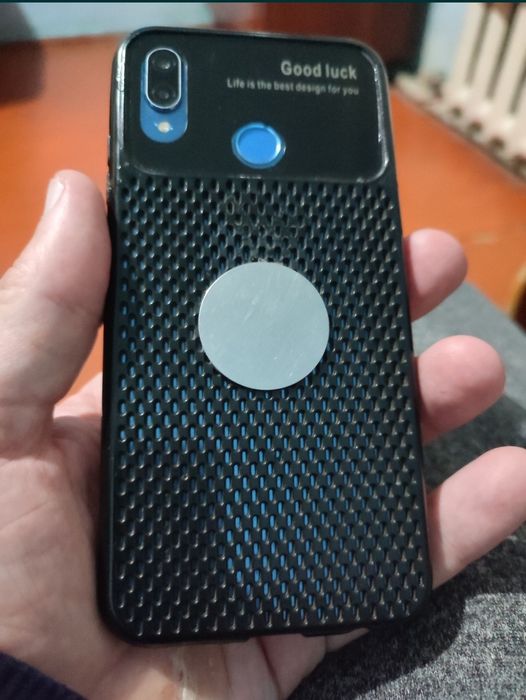 МощныйHuaweiP20Lite64gb