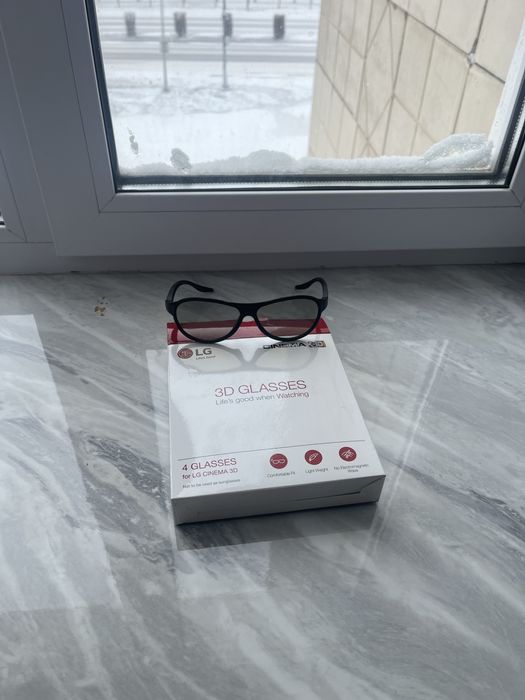 Продаю 3D очки LG Cinema