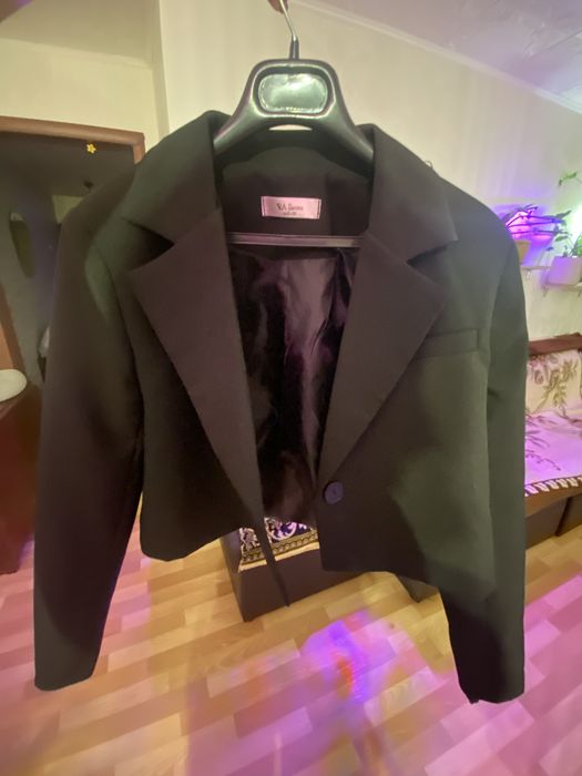 Кроп пиджак черный