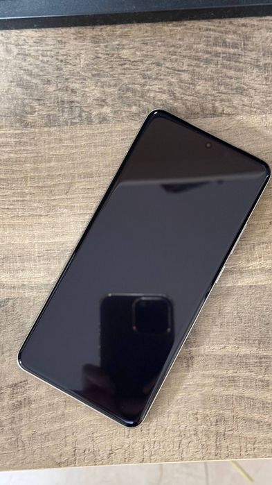 Продавам! Realme GT 7 PRO! Идеално състояние! С гаранция!