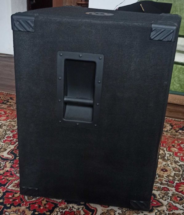 Продам сабвуфер.