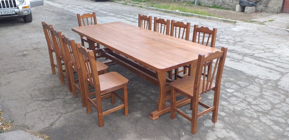 Маси и столове от масив