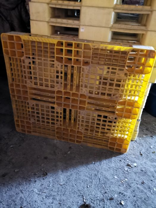 Пластмасови палети