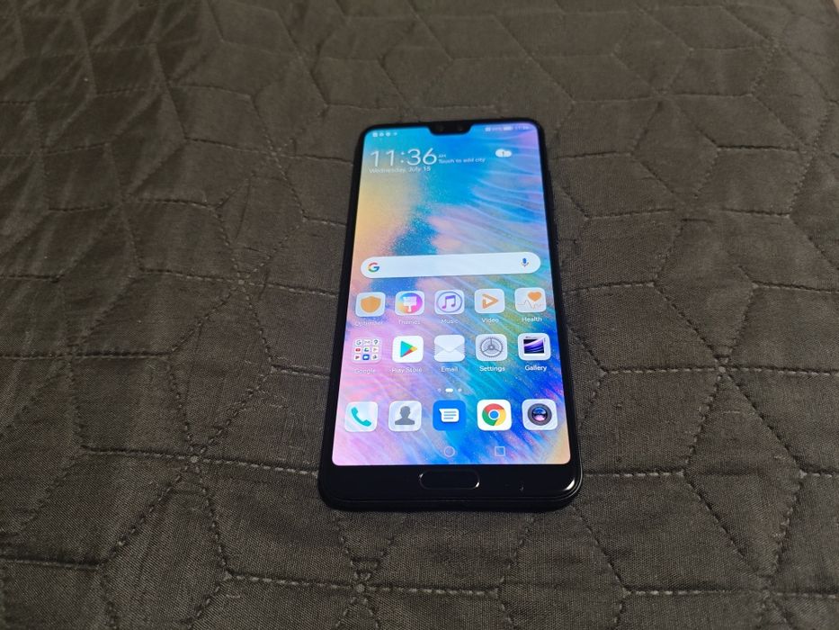 Продавам Huawei P20 PRO