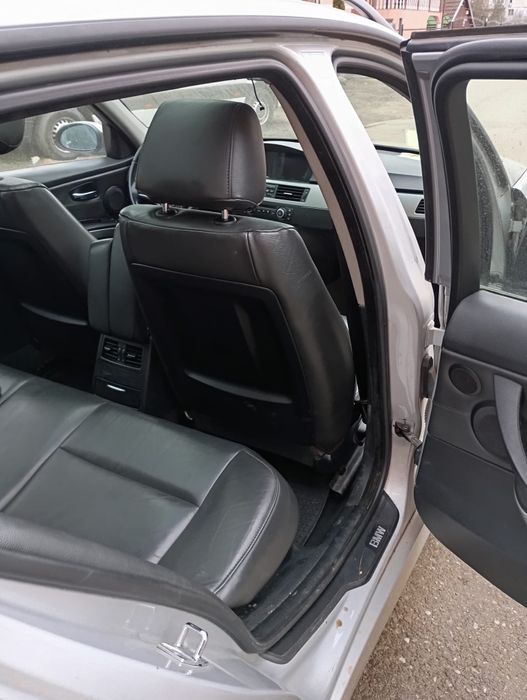 Vând BMW 320 d,in stare buna.