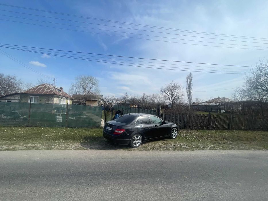 Casa de vanzare plus teren pret negociabil