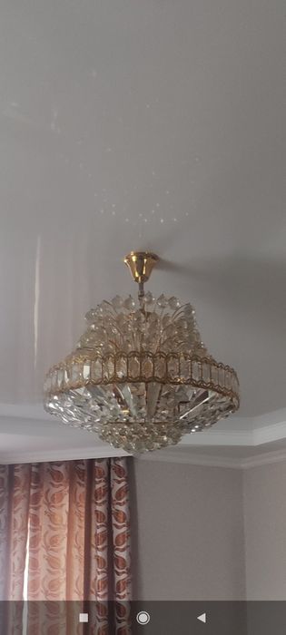 Продам 2 люстры обьемные