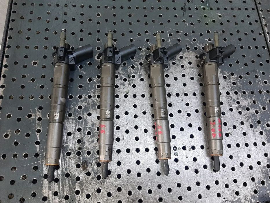 injector 2.0 d  3.0 d  bmw seria 5 f11 f10 f07 seria x3 f25 seria 3 f31 f80 f30 0445117030