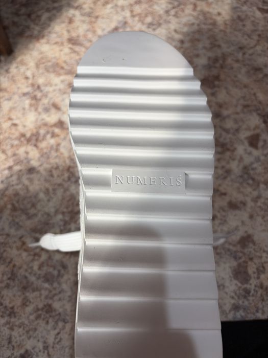 кроссовки, Numeris white
