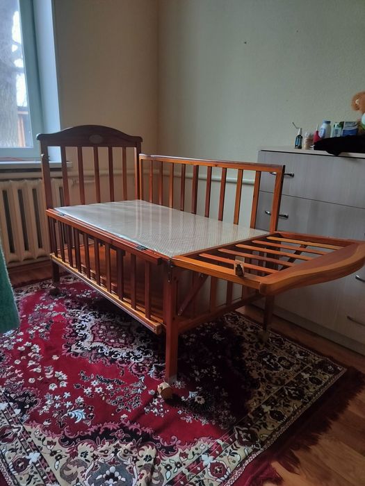 Детская кроватка, манеж