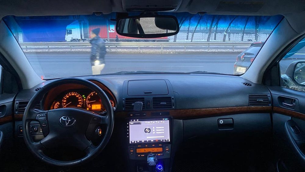 тайота avensis 2007