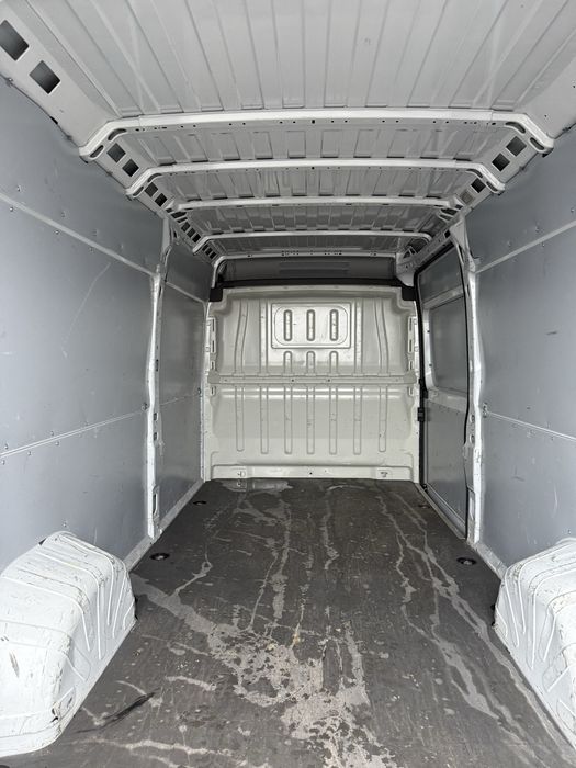 Opel Movano (nu peugeot boxer, fiat ducato)