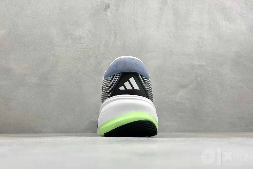 Кроссовки Adidas