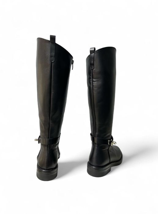 Дизайнерски дамски ботуши от естествена кожа.