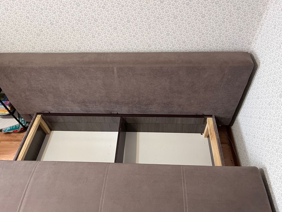 Продается диван.