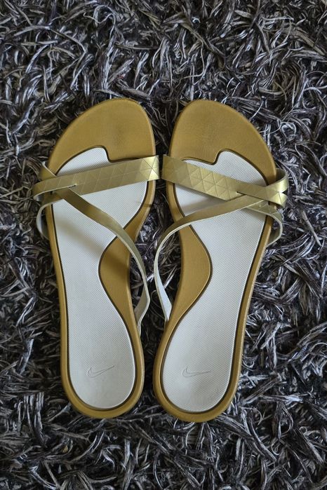 Slapi/ flip flops Nike aurii