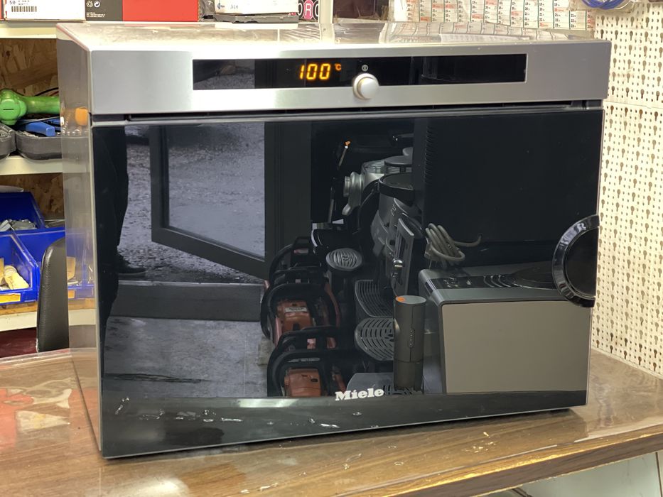 Парна фурна Miele DG 1050