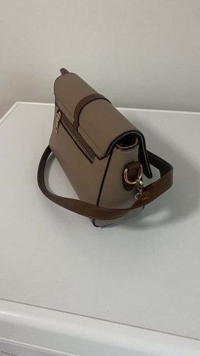 Компактна чанта