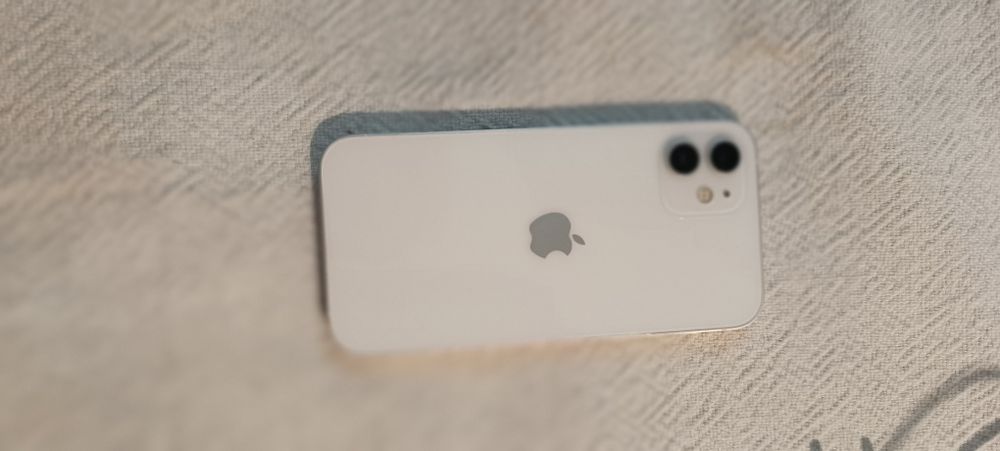 Продаю iPhone 12 64 GB