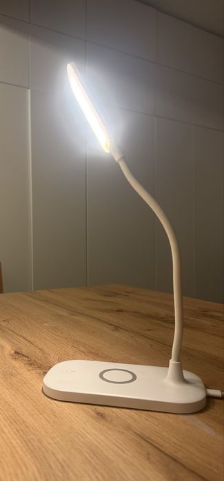 Lampă de birou Huawei cu încărcător wireless încorporat