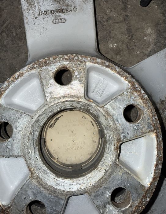 215/55/16 джанти с гуми за Audi