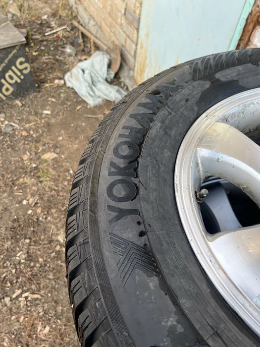Продам зимние резины на дисках от прадо 120