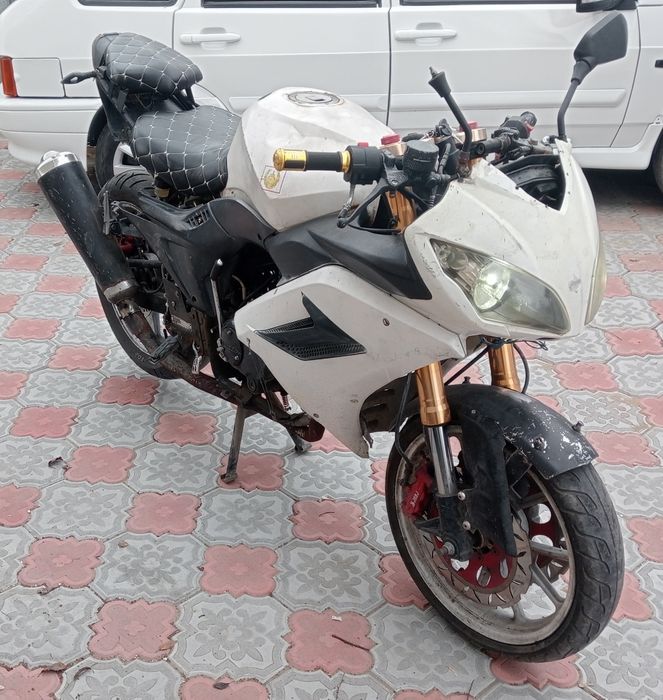 Продам мотоцикл 250кубов