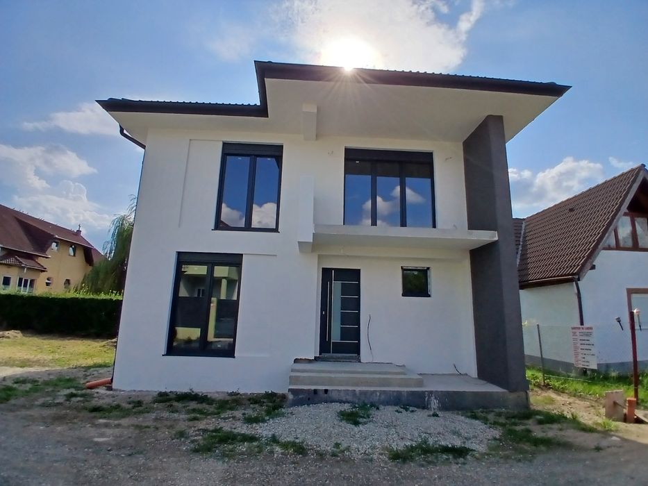 Casă modernă P+1 de vânzare în Șelimbăr – 120 mp utili, teren 275/450mp