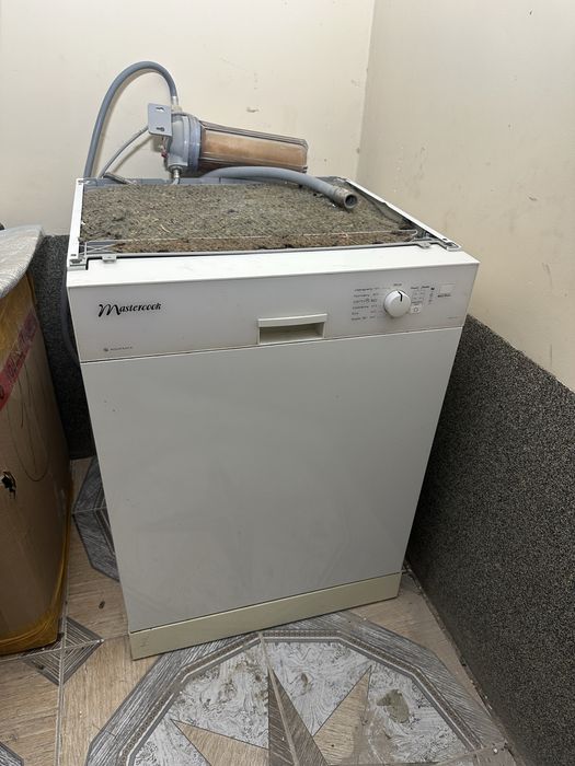 Продам посудомоечную машину