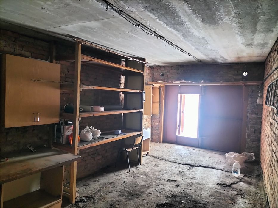 Продам длинный двухэтажный гараж