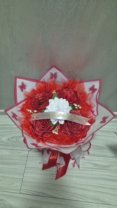 Buchet 5 trandafiri din satin