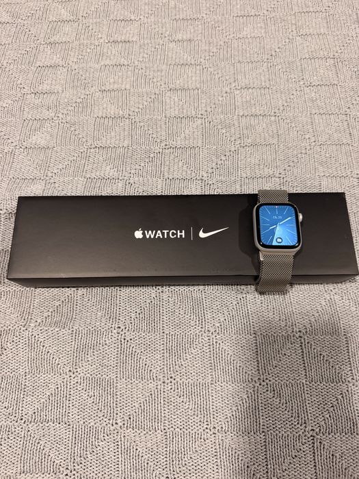Продам часы Apple 6 серия 44 ми