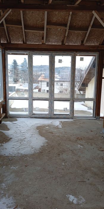 Продавам чисто нова  дограма VIVAPLAST