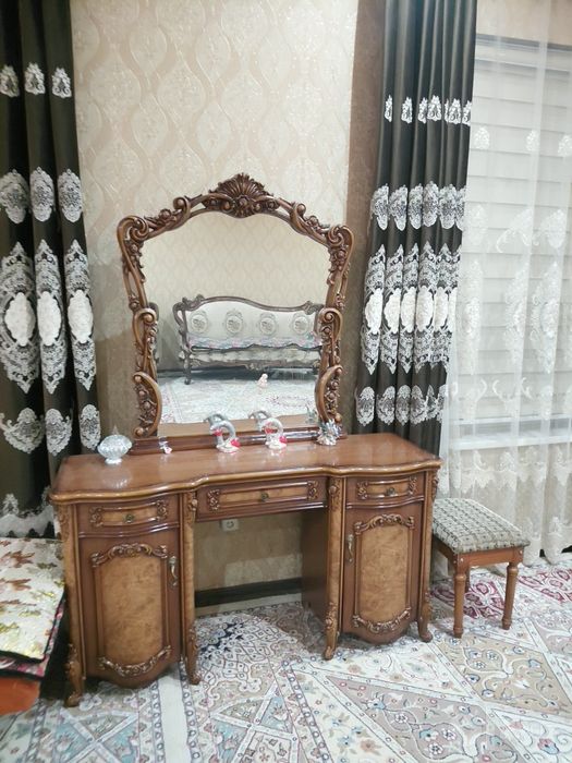 Mebel sotiladi dubaiski