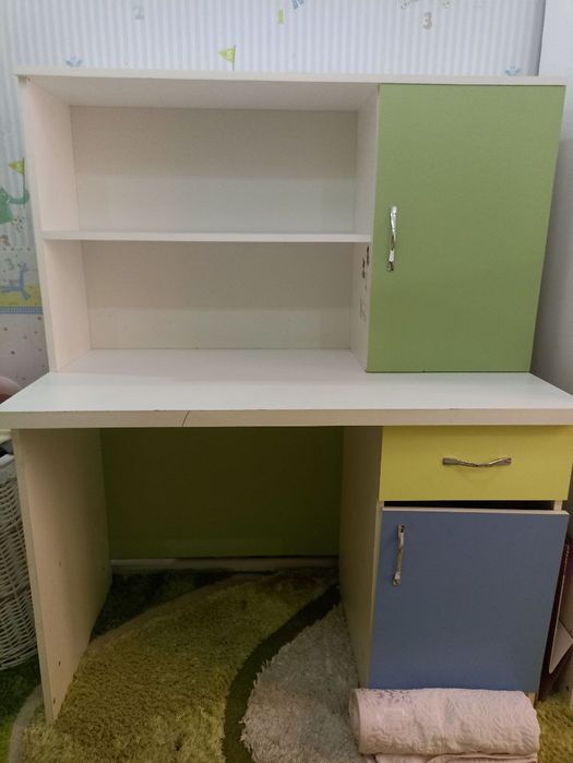 Детская мебель/ кровать/ шкаф/ письменный стол