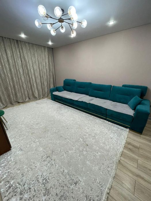 Продам диван в отличном состояний