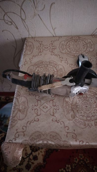 Продам болгарку почти новая