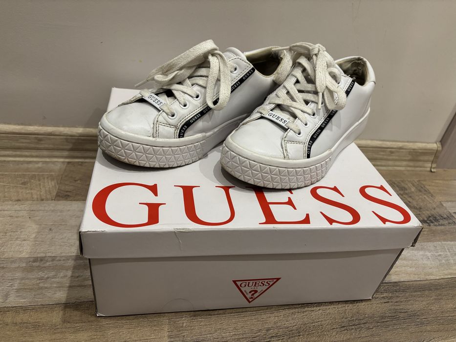 Маратонки Guess