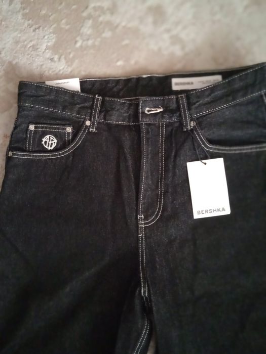 Джинсы багги BERSHKA