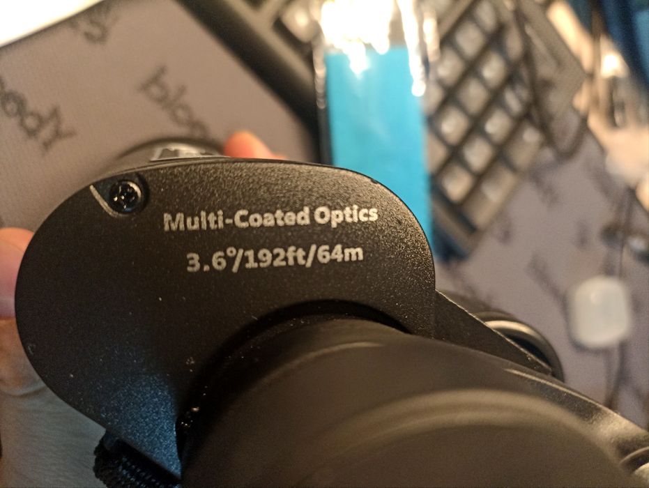 Бинокль Celestron Upclose G2 10-30x50