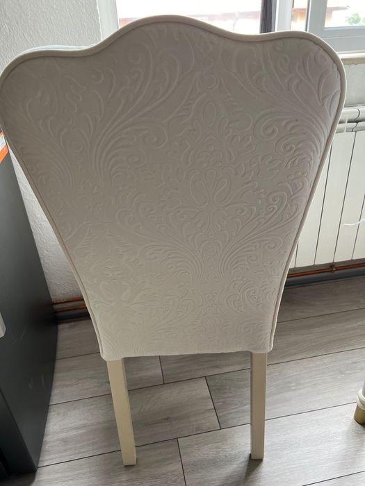 Трапезна маса със 6 стола ISTiKBAL