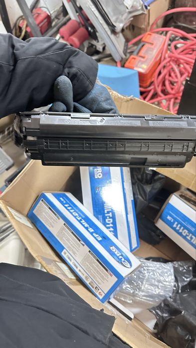 тонер-картридж продам