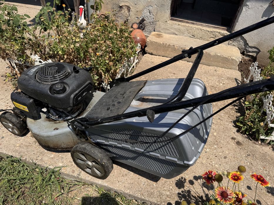 Самоходна косачка Honda