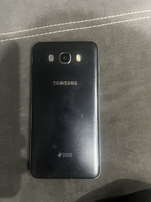 Продам телефон Samsung J7