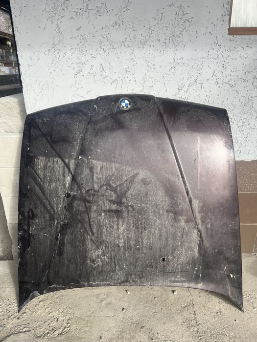 Капот е32 в хорошем состояний узкий