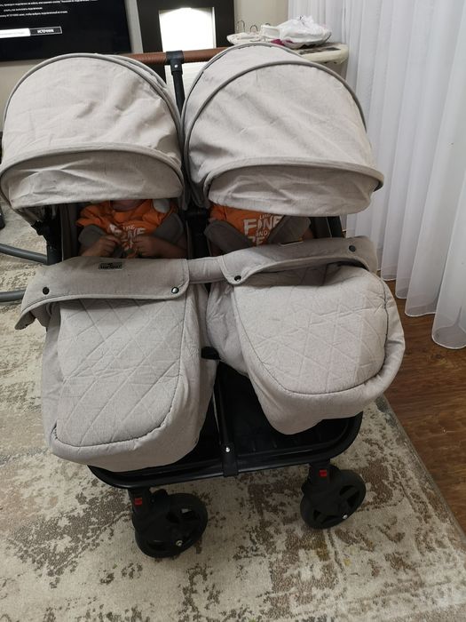 Коляска для двойни