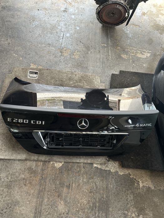 Заден капак Mercedes e class W211 седан боя197