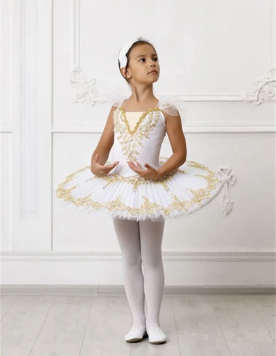 Платье с балетной пачкой