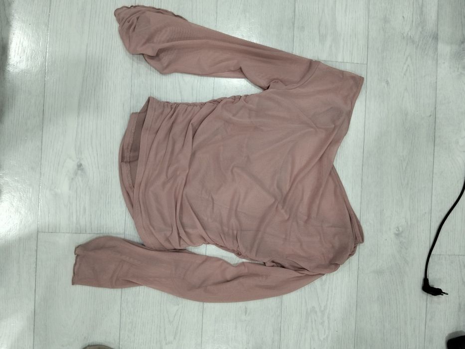 Продаëтся б/у пудровая кофточка